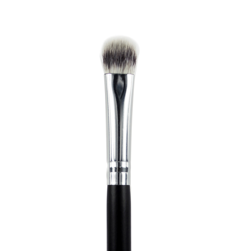 Au Naturale Cosmetics All Over Shadow Brush on white background