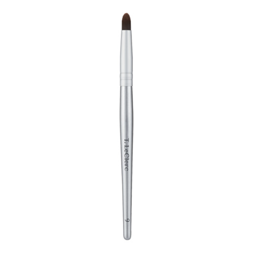 T LeClerc 09 - Round Eye Crease Brush, 1 piece T LeClerc 09 - Round Eye Crease Brush on white background