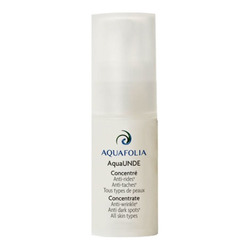 AquaUNDE Concentrate on white background