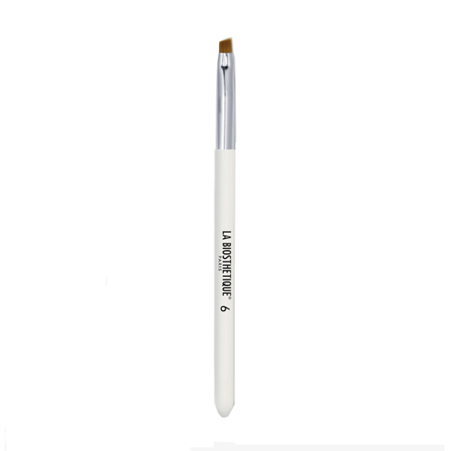 La Biosthetique No. 6 Small Angled Brush, 1 piece La Biosthetique No. 6 Small Angled Brush on white background