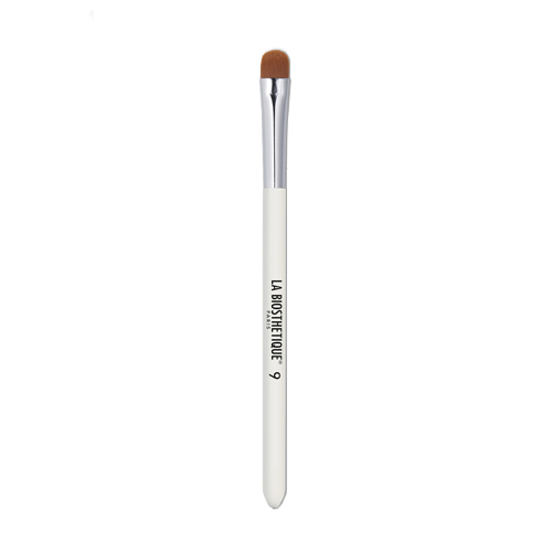 La Biosthetique No. 9  Eyeshadow Brush on white background