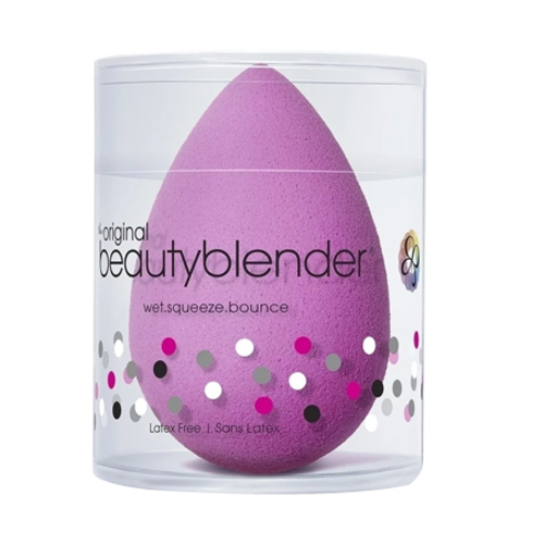 Beautyblender Electric Violet on white background