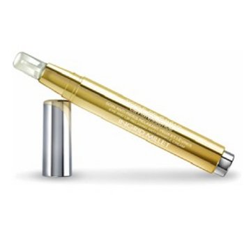 Ingrid Millet  Perle de Caviar Caviaressence Eye and Lip Relaxing Anti-Wrinkle Cream on white background